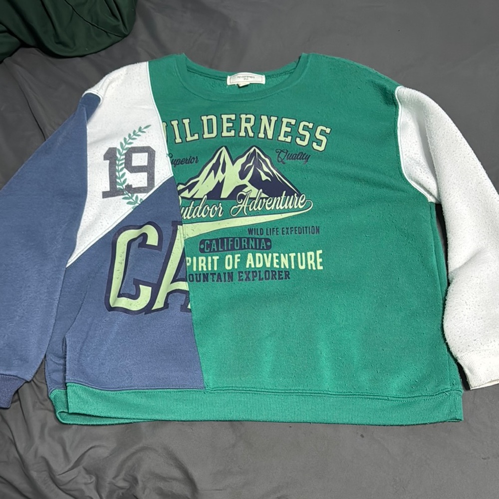 Wilderness Outdoor Adventure Sweatshirt - Green and Blue